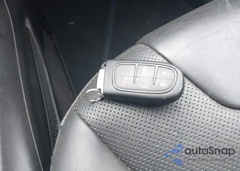 2019 Jeep Cherokee Limited 4X4 from USA, damaged, VIN 1C4PJMDN6KD152143